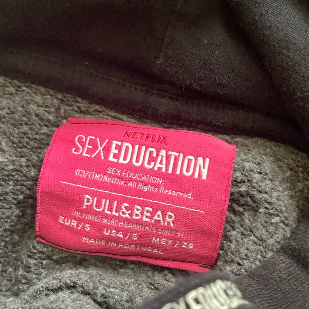 Women’s Pull & Bear/ Sex Education Hoodie ( Small ) - Picture 5 of 5
